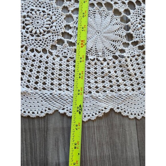 Vintage Handmade Round Crochet Lace Tablecloth 37" Diameter - Picture 4 of 4